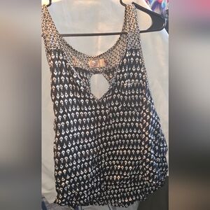 Black and White Patterned Sleeveless Top